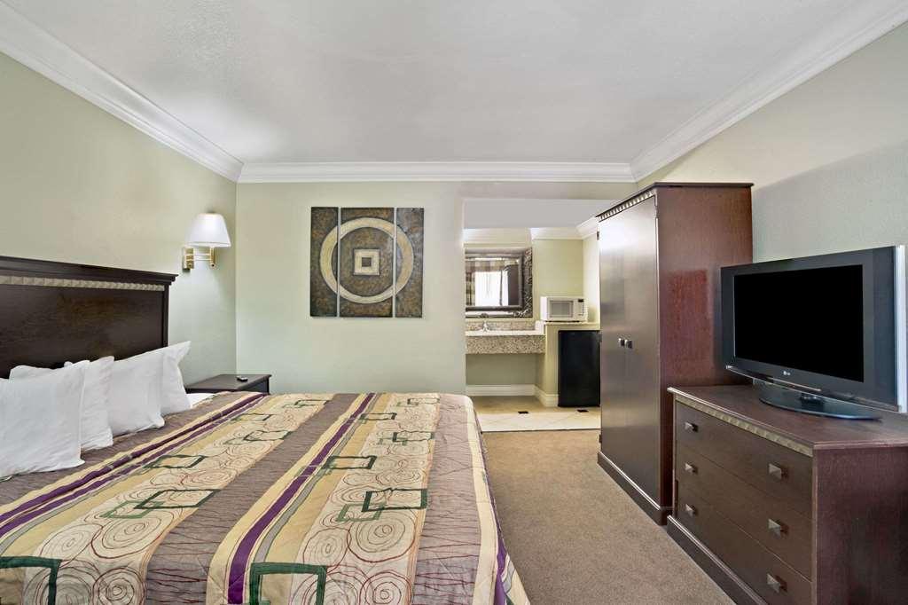 Baymont By Wyndham College Park Atlanta Airport South Exterior foto
