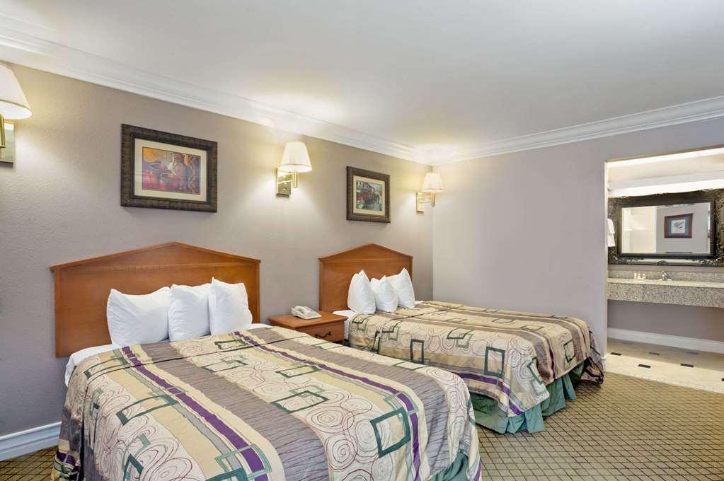 Baymont By Wyndham College Park Atlanta Airport South Exterior foto