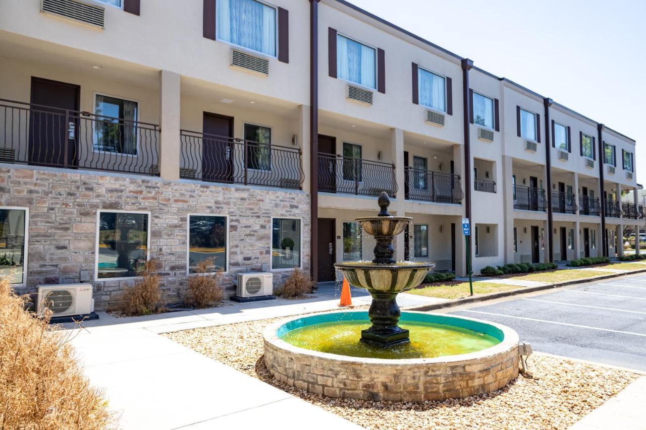 Baymont By Wyndham College Park Atlanta Airport South Exterior foto